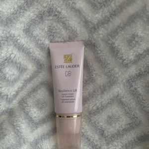Estee Lauder resilience lift instant  treatment